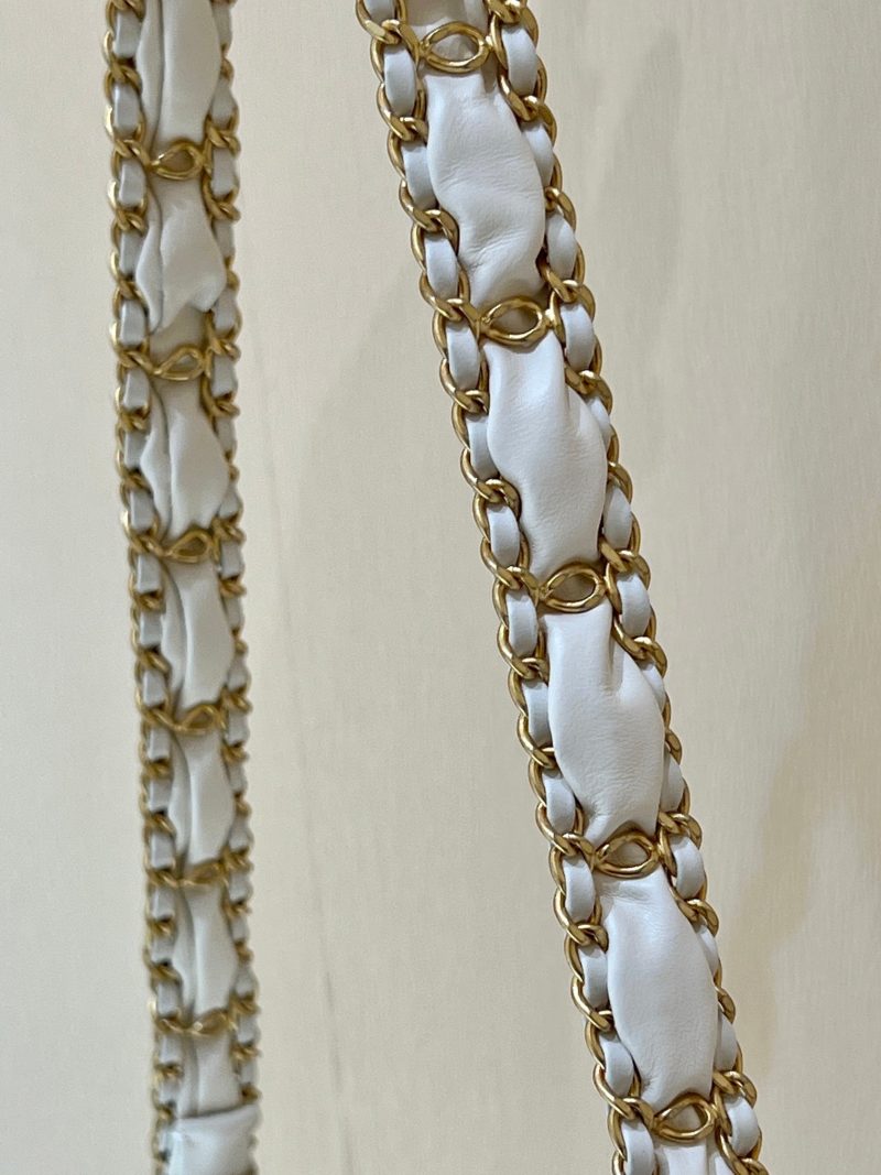 19 FLAP BAG 20 WHITE BODIN CALFSKIN GOLD HARDWARE