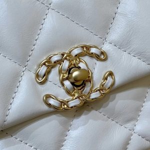 19 FLAP BAG 20 WHITE BODIN CALFSKIN GOLD HARDWARE