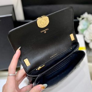 19 FLAP BAG 18 BLACK BODIN CALFSKIN GOLD HARDWARE