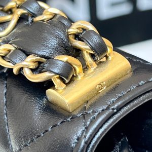 19 FLAP BAG 18 BLACK BODIN CALFSKIN GOLD HARDWARE