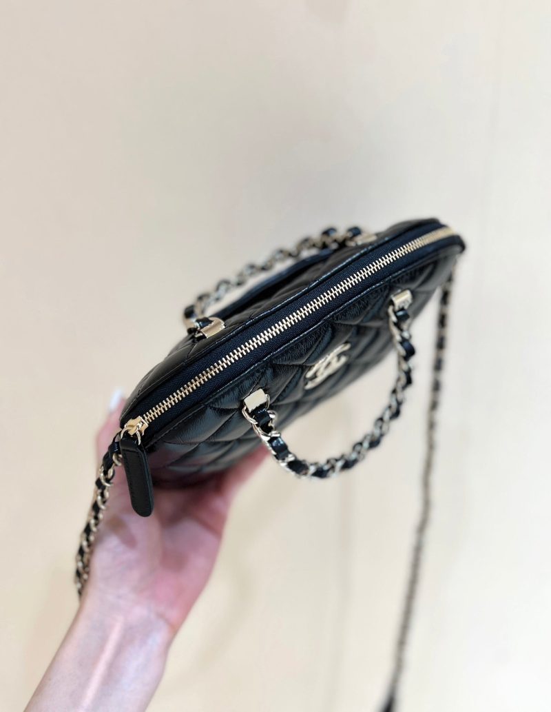 CC 24B AS5130 Small Shell Bag 20cm Black Polished Lambskin