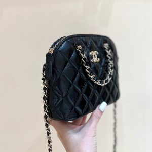 CC 24B AS5130 Small Shell Bag 20cm Black Polished Lambskin