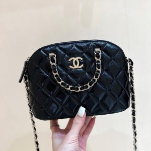 CC 24B AS5130 Small Shell Bag 20cm Black Polished Lambskin