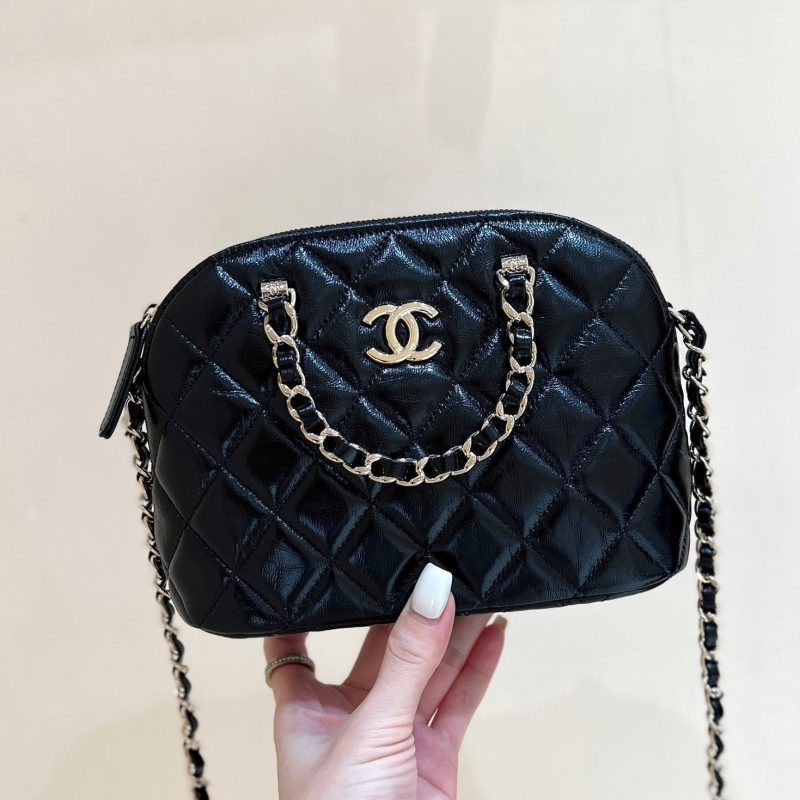 CC 24B AS5130 Small Shell Bag 20cm Black Polished Lambskin