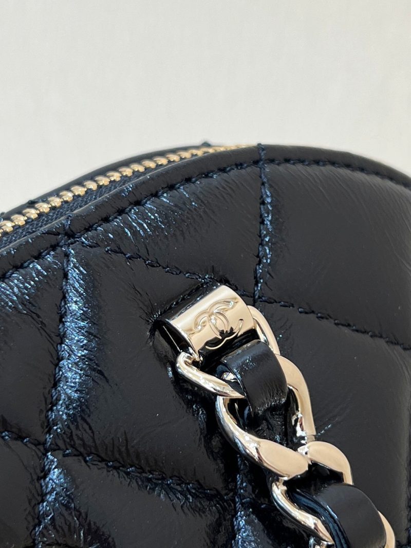 CC 24B AS5130 Small Shell Bag 20cm Black Polished Lambskin