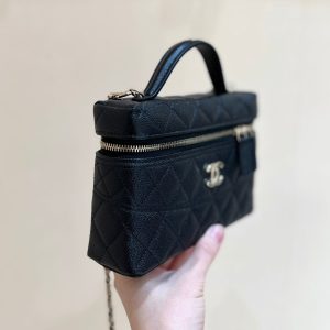 25C Vanity 19cm Top Handle Black Grained Calfskin