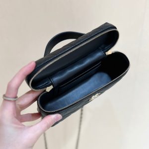 25C Vanity 19cm Top Handle Black Grained Calfskin