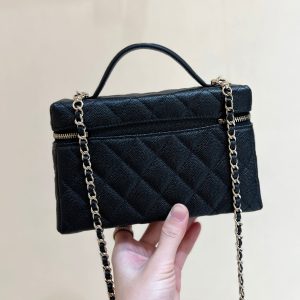 25C Vanity 19cm Top Handle Black Grained Calfskin