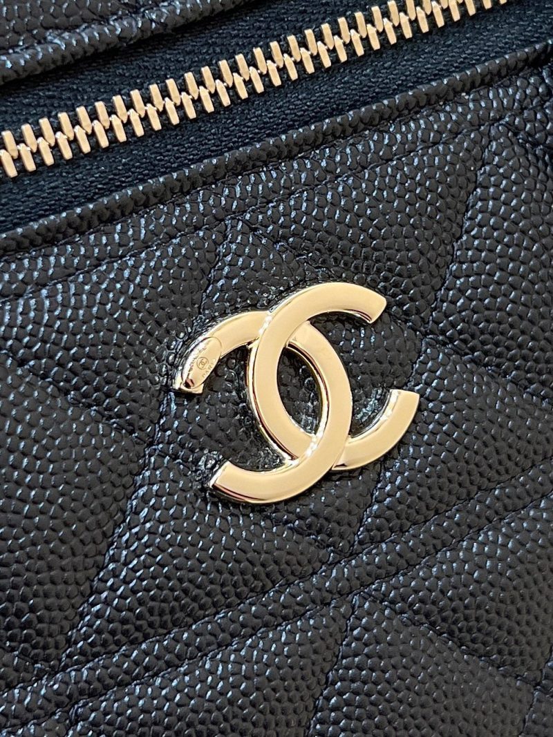 25C Vanity 19cm Top Handle Black Grained Calfskin