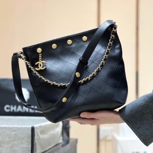 CC 2025 Bag 31cm Black Lambskin With Gold Chain 346392