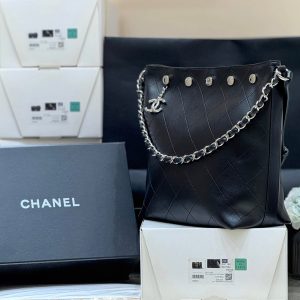 CC 2025 Bag 31cm Black Lambskin With Silver Chain 346394