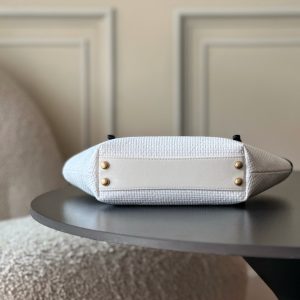 Chanel 2025 Maxi Hobo Bag 31cm White Straw Leather 320856