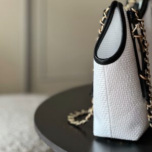 Chanel 2025 Maxi Hobo Bag 31cm White Straw Leather 320856