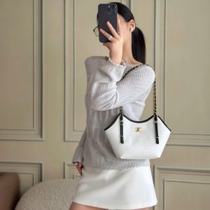 Chanel 2025 Maxi Hobo Bag 31cm White Straw Leather 320856