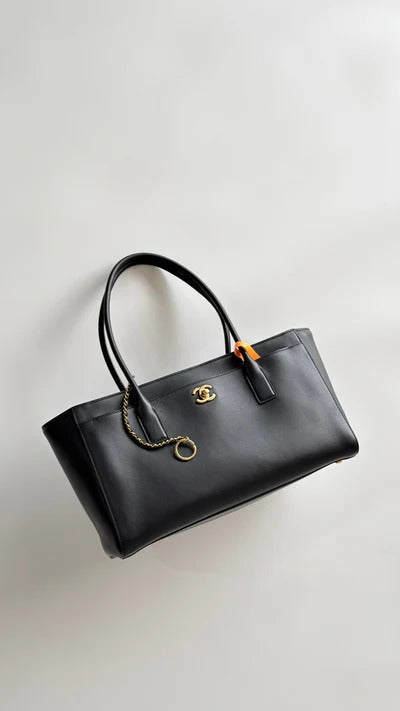 imgi_102_img_b1ac09d1_20260309_o_1jj8rc7ke1av12dnc0u1j3vlbp8_jpeg Chanel 2026 Executive Cerf Tote Bag Black Calfskin