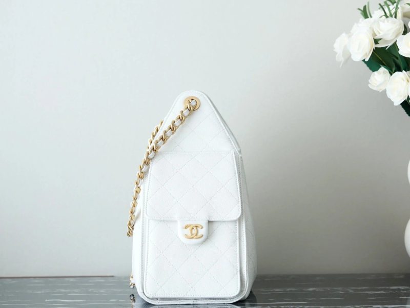 imgi_10_img_44ce8872_20250613_i1749756339870_9235_0_2_jpg CHANEL 25S HOBO BAG 30 CM IN WHITE LAMBSKIN WITH GOLD HARDWARE