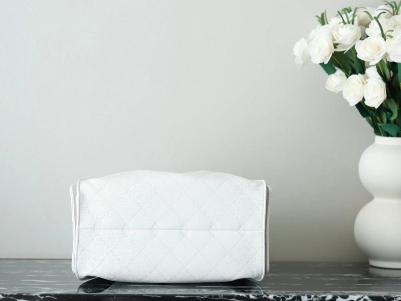 imgi_11_img_44ce8872_20250613_i1749756338381_7711_0_4_jpg CHANEL 25S HOBO BAG 30 CM IN WHITE LAMBSKIN WITH GOLD HARDWARE