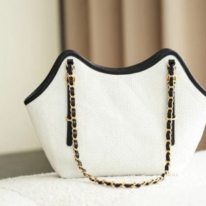 Chanel 2026 Maxi Hobo Bag 28cm White Straw Leather 351096