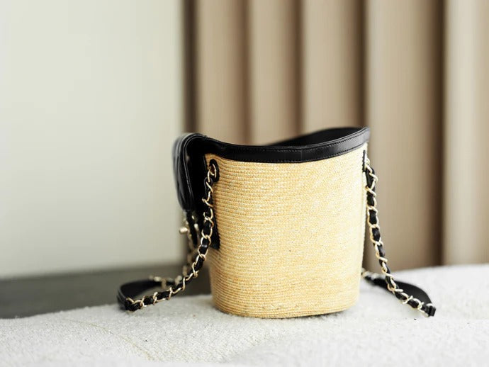 imgi_132_img_44ce8872_20251230_i1767077041128_5046_0_4_jpg Chanel 2026 Shopping Bag 40cm Beige Black Straw Lambskin 351031