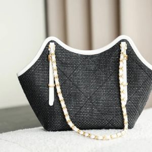 Chanel 2026 Maxi Hobo Bag 28cm Black Straw Leather 351070