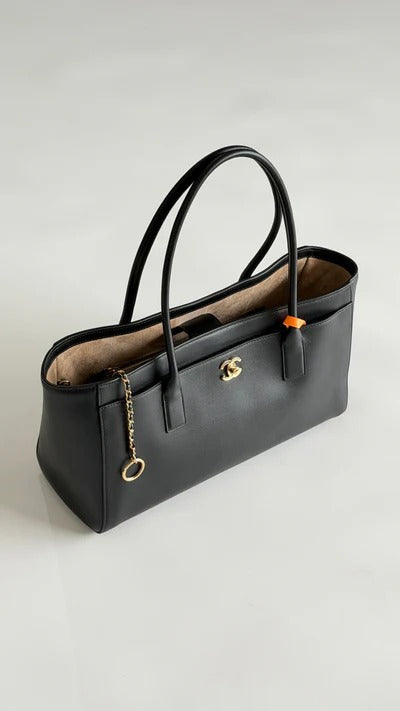 imgi_137_img_b1ac09d1_20260309_o_1jj8rfi261ndb13461ks6nba1mogg_jpeg Chanel 2026 Executive Cerf Tote Bag Black Calfskin