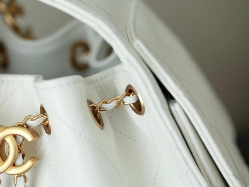 imgi_5_img_44ce8872_20250613_i1749756336677_3622_0_6_jpg CHANEL 25S HOBO BAG 30 CM IN WHITE LAMBSKIN WITH GOLD HARDWARE