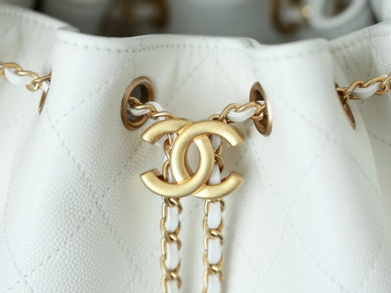 imgi_6_img_44ce8872_20250613_i1749756339955_2663_0_5_jpg CHANEL 25S HOBO BAG 30 CM IN WHITE LAMBSKIN WITH GOLD HARDWARE