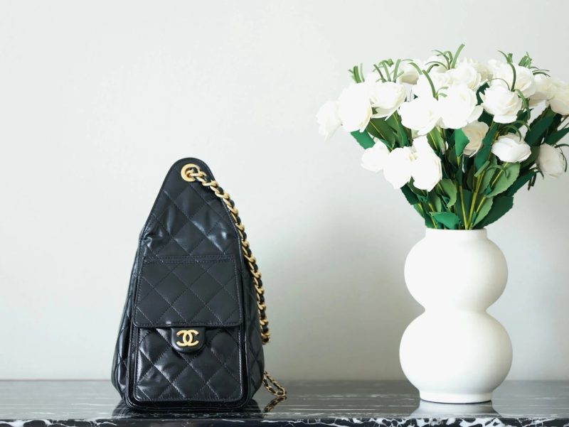 imgi_6_img_44ce8872_20250625_i1750792279861_5303_0_2_jpg CHANEL 25S HOBO BAG 30 CM IN BLACK LIGHT GLOSSY LEATHER WITH GOLD HARDWARE