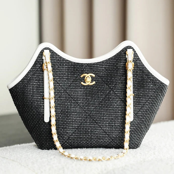 Chanel 2026 Maxi Hobo Bag 28cm Black Straw Leather 351070