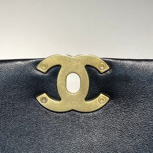 FLAP BAG 20CM GOLD HARDWARE BLACK CALFSKIN