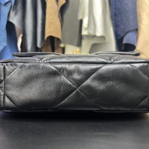 FLAP BAG 26CM GOLD HARDWARE BLACK CALFSKIN