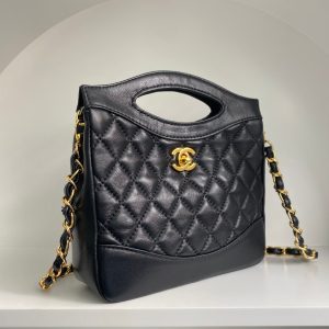 cc 22 hobo 35cm black quilted calfskin gold hardware