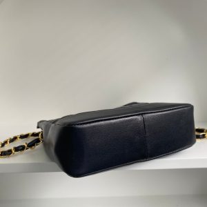 cc 22 hobo 35cm black quilted calfskin gold hardware
