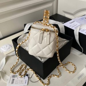 wsxc1710254920040_5 CC Vanity Case 17cm White Lambskin Gold hardware