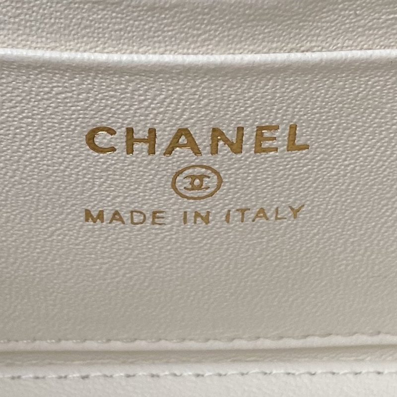 wsxc1710254920040_8 CC Vanity Case 17cm White Lambskin Gold hardware