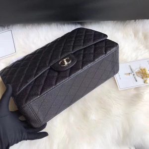 FLAP BAG 33CM BLACK CAVIAR SILVER HARDWARE