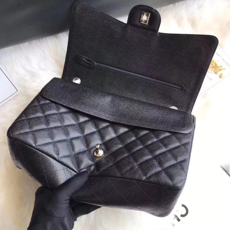 FLAP BAG 33CM BLACK CAVIAR SILVER HARDWARE