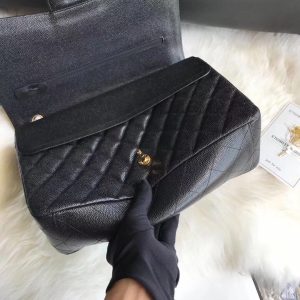 FLAP BAG 33CM BLACK CAVIAR GOLD HARDWARE