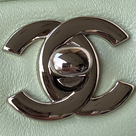 wsxc1710785232230_2 Medium Classic Flap Bag 23cm Light Green Lambskin Silver Hardware