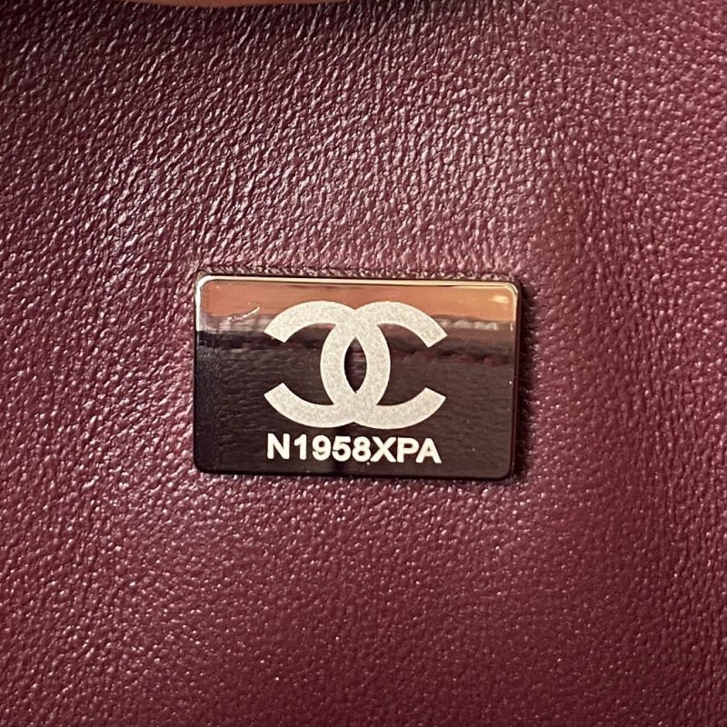 Medium Classic Flap Bag 23cm Black Caviar Silver Hardware