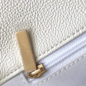 19 FLAP BAG 26 WHITE BLACK CALFSKIN