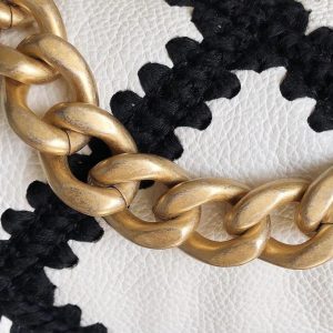 19 FLAP BAG 26 WHITE BLACK CALFSKIN