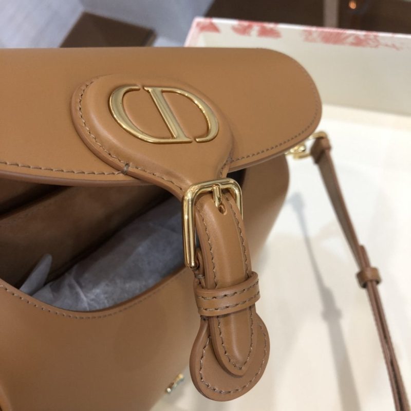 13263406349510661_eb63072c-bc7a-4eba-ae68-7955af354d71 LARGE BOBBY BAG 27CM COGNAC-COLORED CALFSKIN