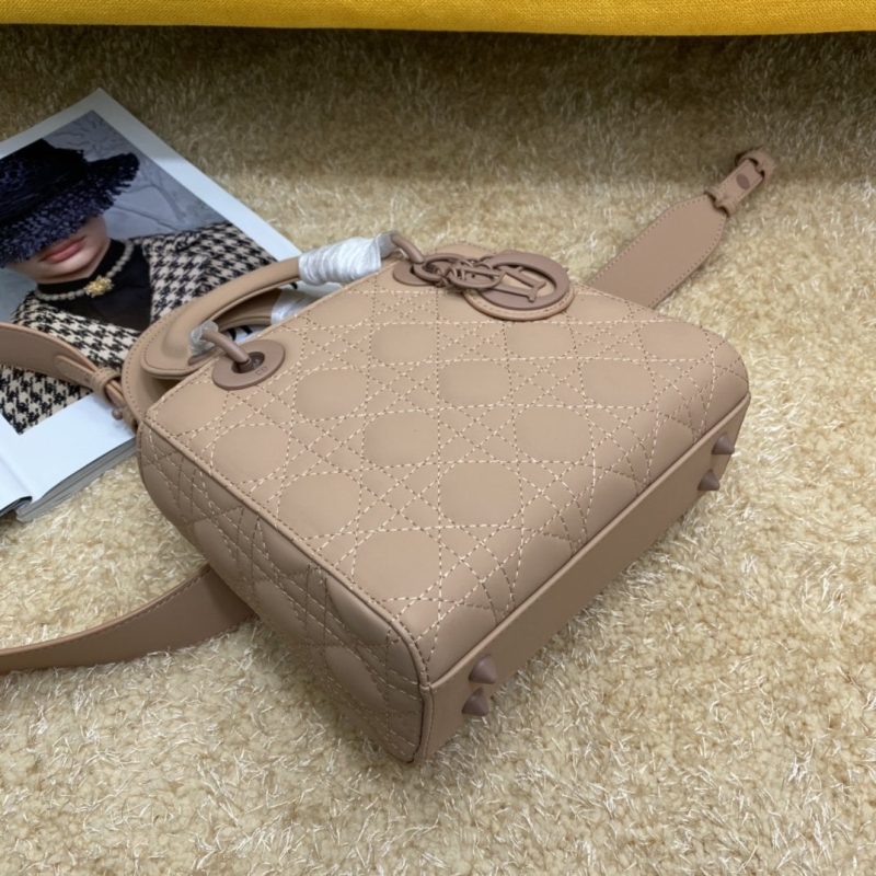 13263408863380112_650592fd-14a5-46f5-a25a-eec0d337fc8b LADY MY ABC BAG 20CM BEIGE CANNAGE LAMBSKIN