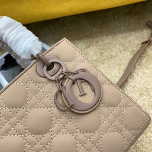 13263408870201580_39ee13c4-0b93-4ae7-b1bd-ce368a074f08 LADY MY ABC BAG 20CM BEIGE CANNAGE LAMBSKIN