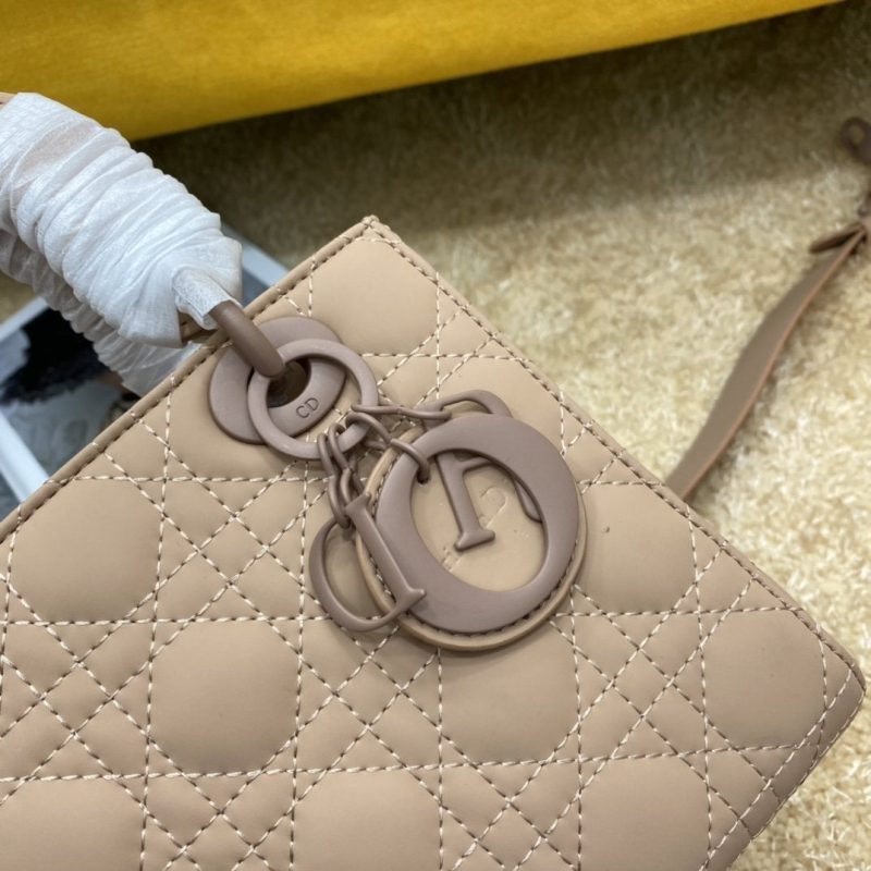 13263408870201580_39ee13c4-0b93-4ae7-b1bd-ce368a074f08 LADY MY ABC BAG 20CM BEIGE CANNAGE LAMBSKIN