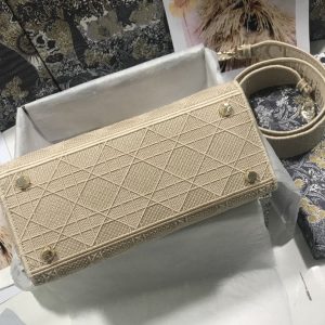 13265202929482286_fcfdef30-4e46-42b2-a011-136a3ee0fdbe MEDIUM LADY D-LITE BEIGE CANNAGE EMBROIDERY