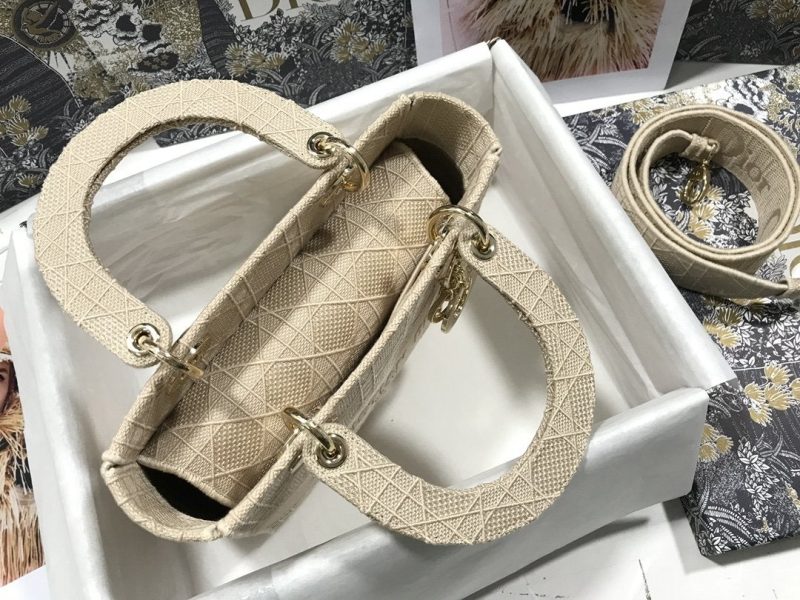 13265202932781664_6902c2ca-51f6-4fd5-9047-10afb7f98904 MEDIUM LADY D-LITE BEIGE CANNAGE EMBROIDERY