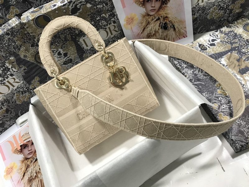 13265202934682033_9e4afd2a-b631-4a33-95ce-e40dc2b0a784 MEDIUM LADY D-LITE BEIGE CANNAGE EMBROIDERY