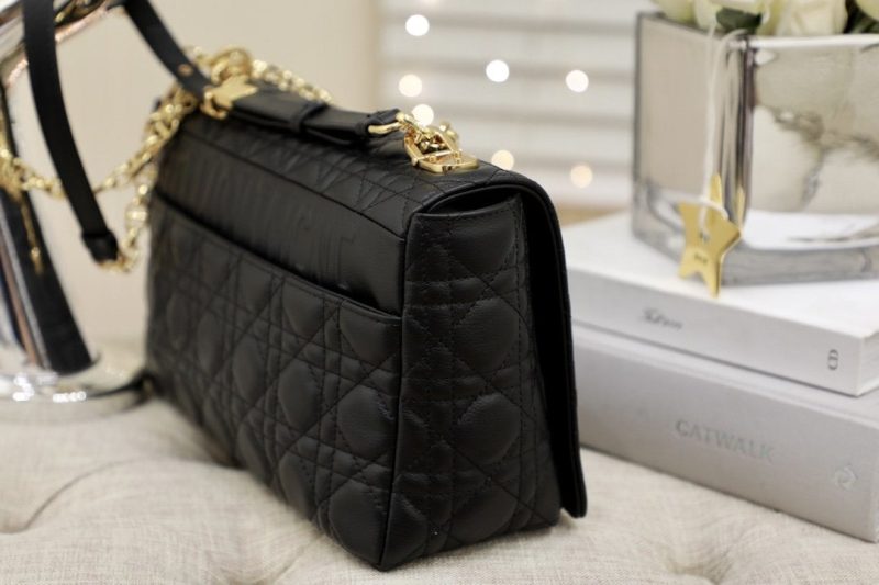 13265626553636884_8f78b345-4bea-4355-b2dc-6c1c5f9606dc LARGE CARO BAG 28 BLACK SUPPLE CANNAGE CALFSKIN